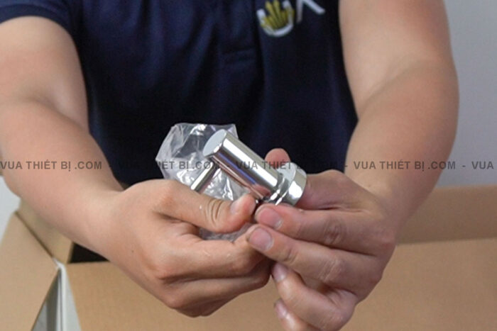 Bộ phụ kiện nhà tắm TOTO YS406N5V 5 Món - Ảnh 4