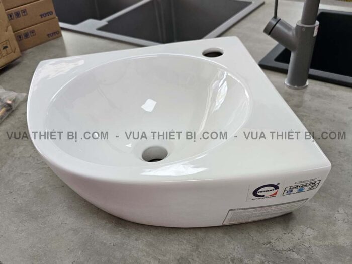 Chậu lavabo treo tường CAESAR L2014 góc - Ảnh 7