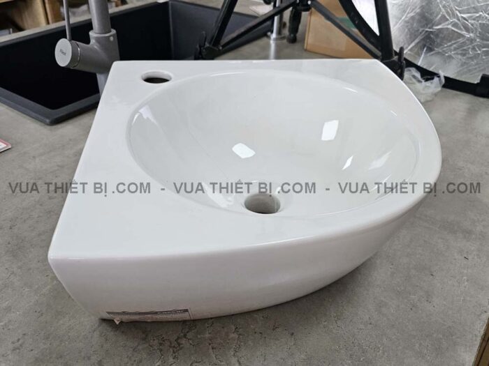 Chậu lavabo treo tường CAESAR L2014 góc - Ảnh 6