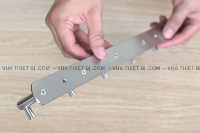 Móc treo quần áo CAESAR ST857 5 móc - Ảnh 6