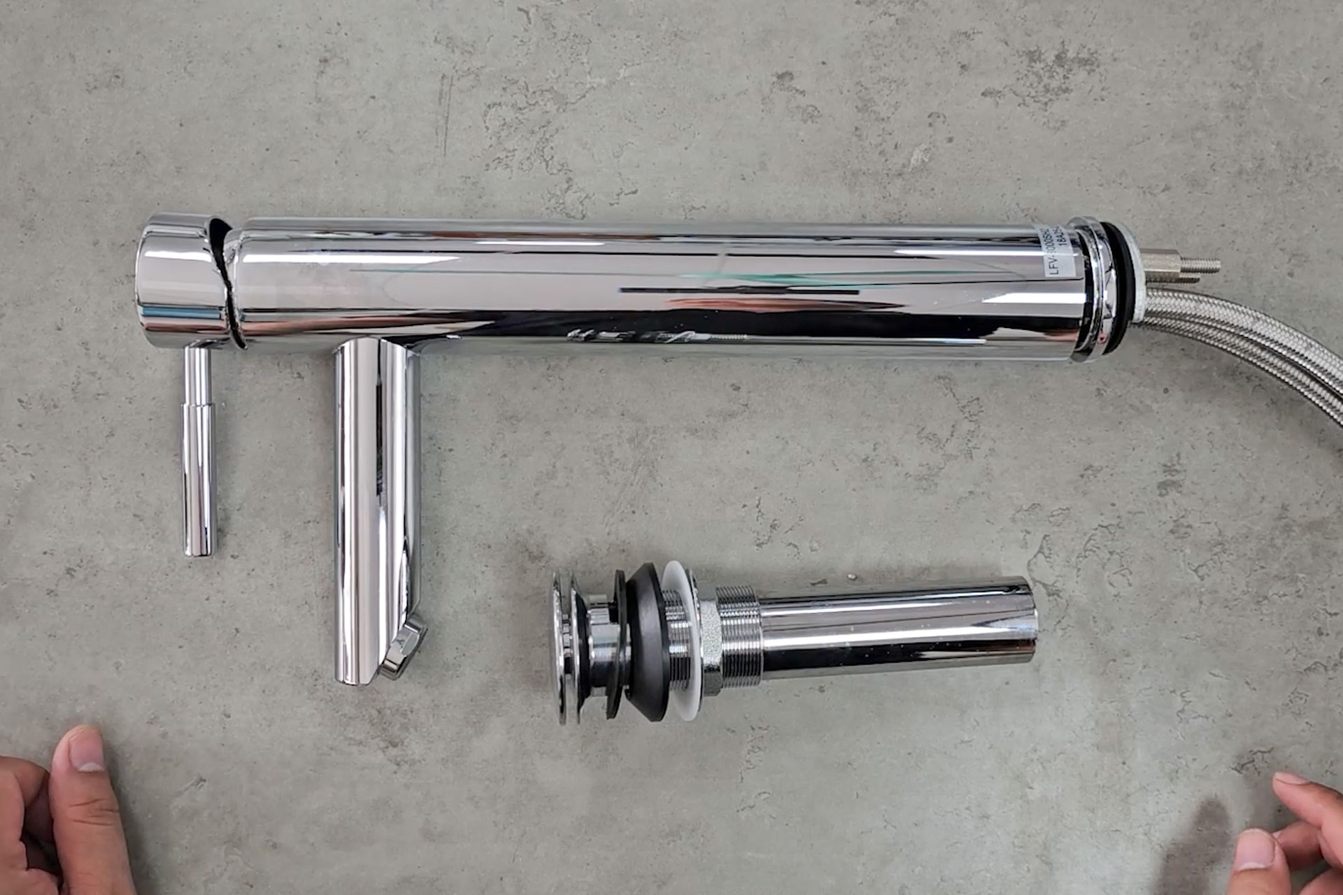 Hinh anh thuc te Voi lavabo INAX LFV 8000SH2 co cao nong lanh 1