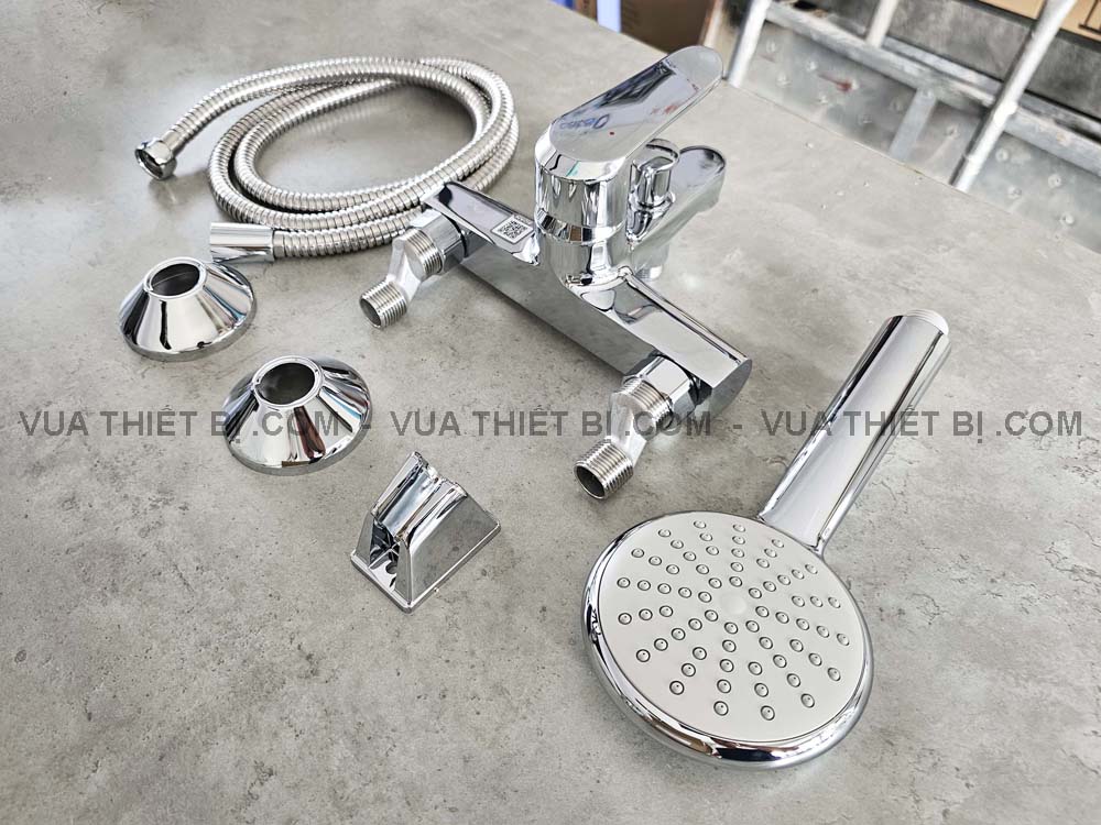 Hinh anh thuc te Voi sen tam INAX BFV 2013S nong lanh 4