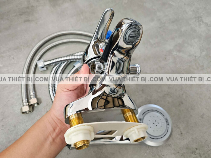 hình ảnh thực tế Vòi lavabo VIGLACERA VG326 kèm sen tắm nóng lạnh