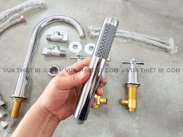 Vòi sen bồn tắm Caesar AS143C 5 lỗ gắn bồn nóng lạnh - Ảnh 4
