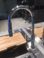 Vòi rửa bát rút dây Malloca K012C