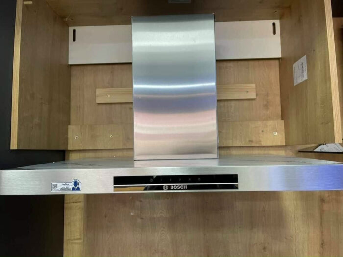 Máy-hút-mùi-gắn-tường-Bosch-DWB97DM50B-thực-tế