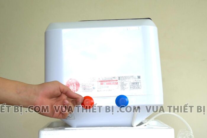 Binh nong lanh ROSSI NAPAS RNA 15SQ RNA 20SQ RNA 30SQ 15 20 30 lit vuong 5