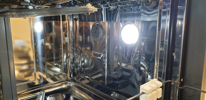 Den chieu sang may rua bat doc lap Hafele HDW F60F