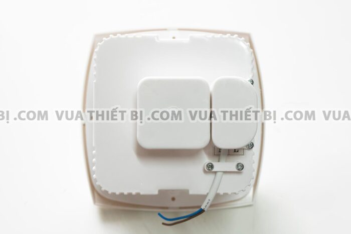 Hinh anh thuc te Den suoi Kottmann K1A am tran 1 bong 1