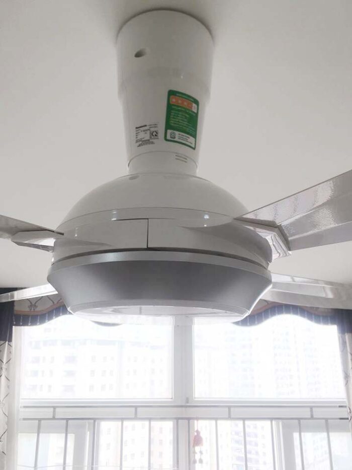 Quạt trần Panasonic F 56XPG W 4 cánh trắng điều khiển (2)