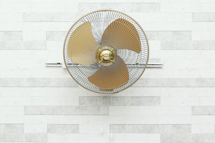 Quạt treo tường PANASONIC F 409UGO vàng kim (3)