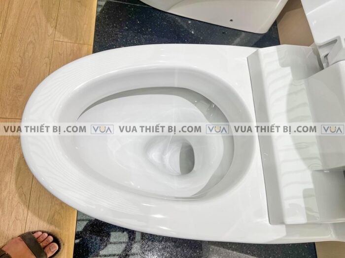 anh thuc te bon cau 1 khoi inax ac 1008vrn aqua ceramic xa nhan 1