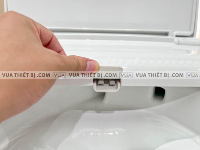 anh thuc te bon cau 1 khoi inax ac 1052 cw s32vn aqua ceramic nap rua co 9