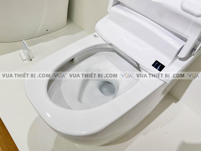 anh thuc te bon cau 1 khoi inax satis g ac g216vn aqua ceramic nap rua dien tu 1