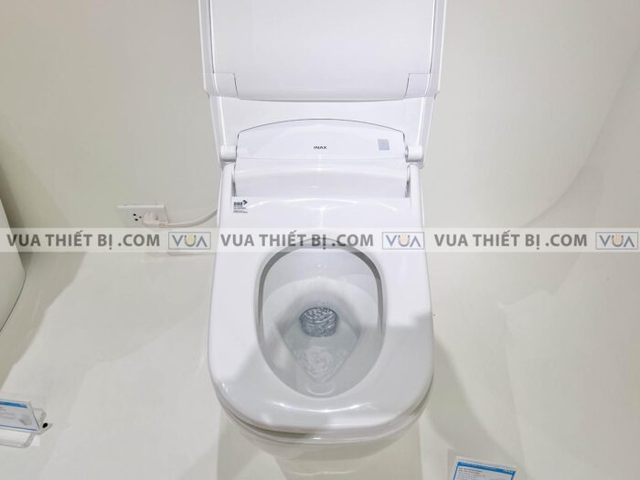 anh thuc te bon cau 1 khoi inax satis g ac g216vn aqua ceramic nap rua dien tu 12