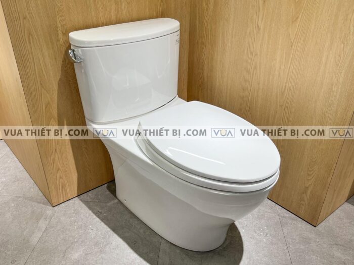 anh thuc te bon cau 2 khoi toto cs767rt2 nap em tc393vs 2