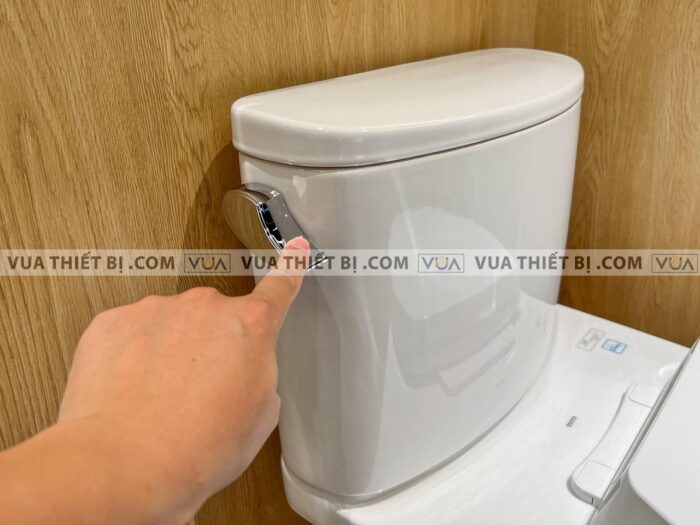 anh thuc te bon cau 2 khoi toto cs767rt2 nap em tc393vs 4