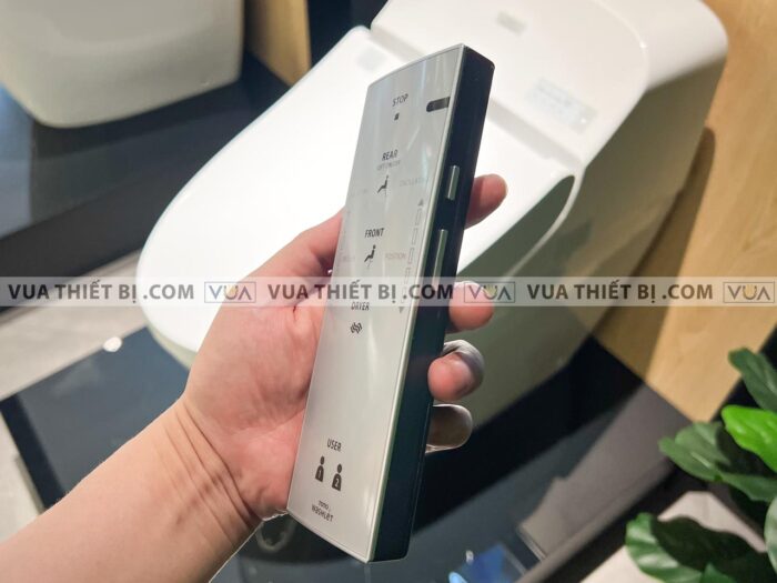 anh thuc te bon cau dien tu toto c971 tcf9433a 8