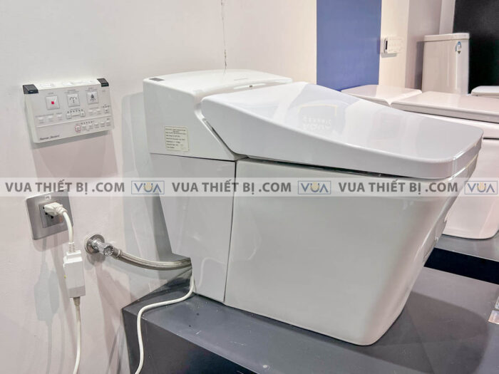 anh thuc te bon cau thong minh american standard wp 1806 3