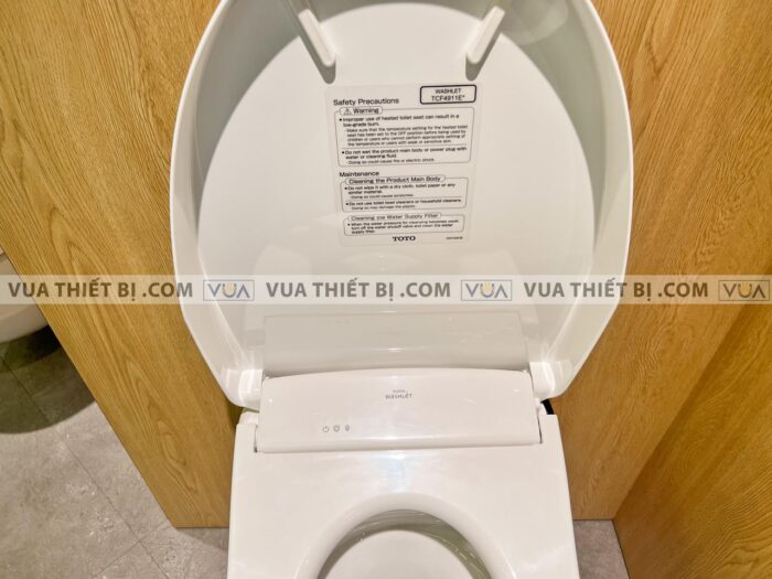 anh thuc te bon cau treo tuong toto cw822reaw tcf4911eznw1 wh172at tca465 mb176gwh nap rua dien tu 7