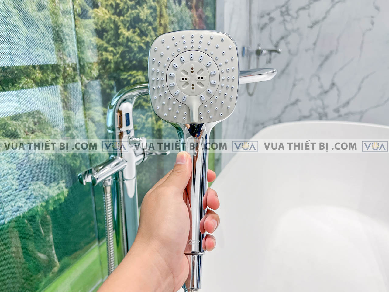 anh thuc te bon tam lap the da american standard btas9761 voi sen wf 6816 6