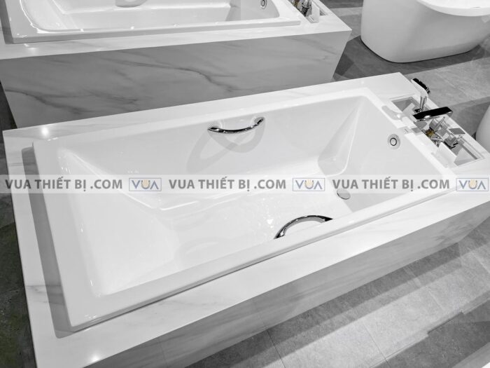 anh thuc te bon tam toto pay1720hv tbvf411 xay 17m 4