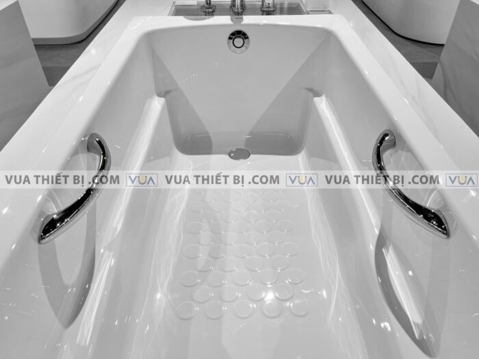 anh thuc te bon tam toto pay1730hv tbvf411 xay 17m 5