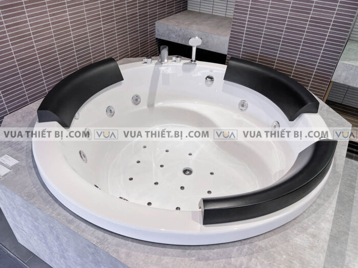 anh thuc te bon tam xay massage american standard 70202100 wt voi sen wf 6800 3