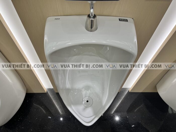 anh thuc te bon tieu nam inax treo tuong aqua ceramicinax au 411v okuv 120a_b 5 1