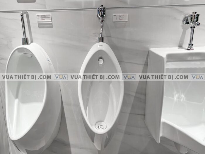 anh thuc te bon tieu nam toto ut904r treo tuong 1