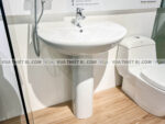 anh thuc te chau lavabo american standard 0956 wt treo tuong chan 0775 wt voi wf 3907 4