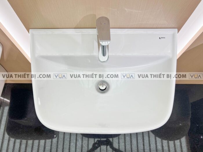 anh thuc te chau rua mat lavabo inax l 297v ec fc l 297vc chan lung treo tuong