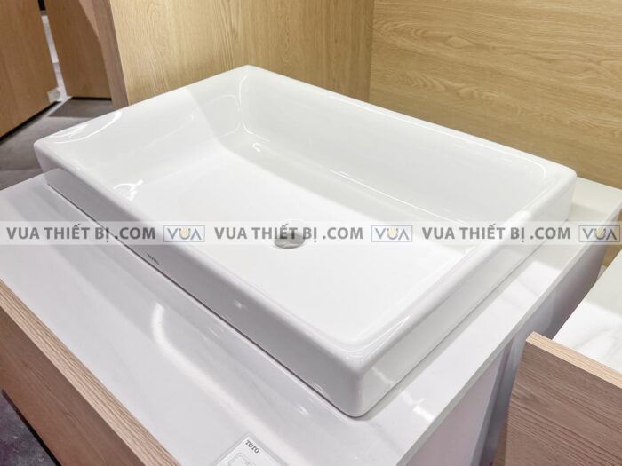 anh thuc te chau rua mat lavabo toto l1716w dat ban 3