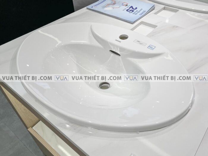 anh thuc te chau rua mat lavabo toto l909c duong vanh 1