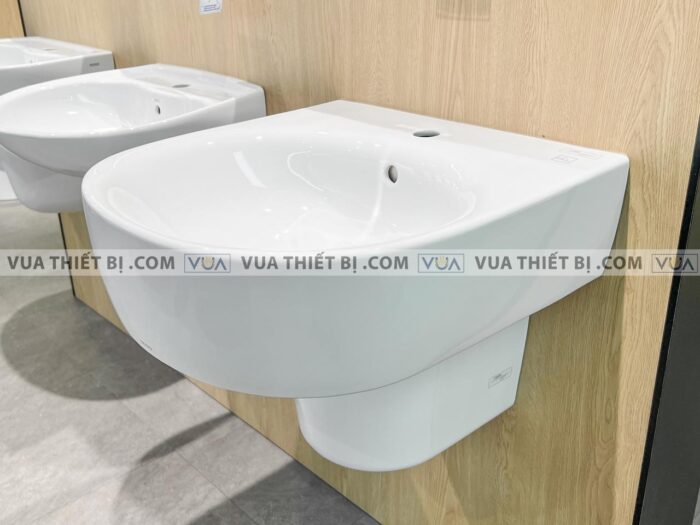 anh thuc te chau rua mat lavabo toto lht766crxw chan lung treo tuong 2