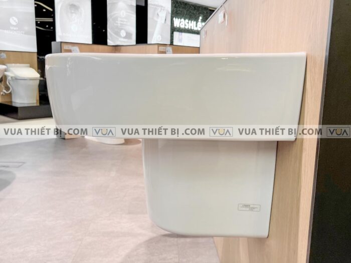 anh thuc te chau rua mat lavabo toto lht766crxw chan lung treo tuong 3