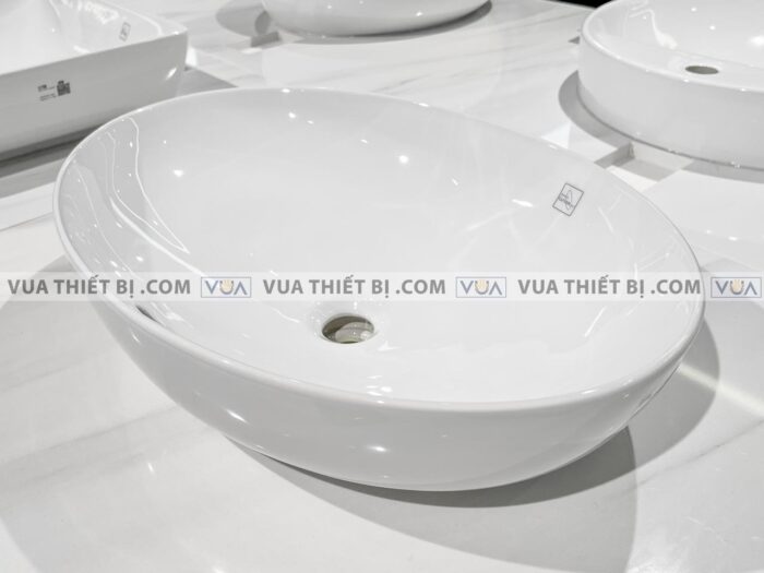 anh thuc te chau rua mat lavabo toto lt1705xw dat ban 1