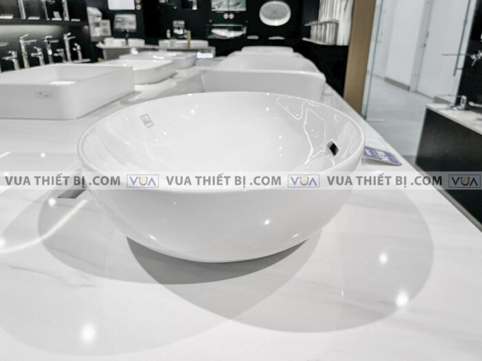 anh thuc te chau rua mat lavabo toto lt1705xw dat ban 8