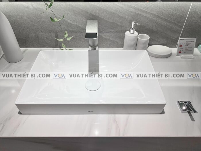 anh thuc te chau rua mat lavabo toto lt4715g17 dat ban voi tlp02307b 4