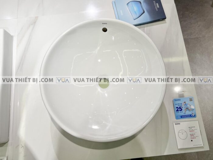 anh thuc te chau rua mat lavabo toto lt523sxw lt523rw dat ban 1