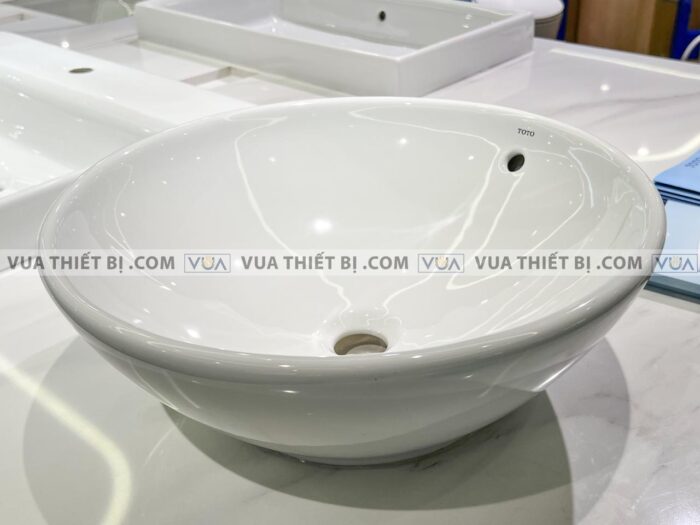 anh thuc te chau rua mat lavabo toto lt523sxw lt523rw dat ban 2