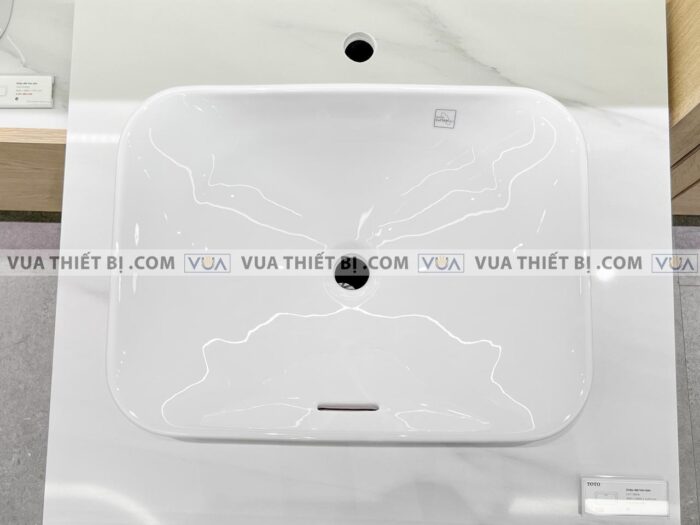anh thuc te chau rua mat lavabo toto lt5715xw dat ban 3