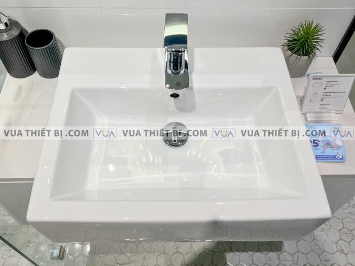anh thuc te chau rua mat lavabo toto lt647cr lt647cs lw647cjwf ban am 2