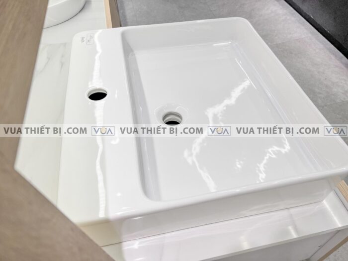 anh thuc te chau rua mat lavabo toto lt950c dat ban 7