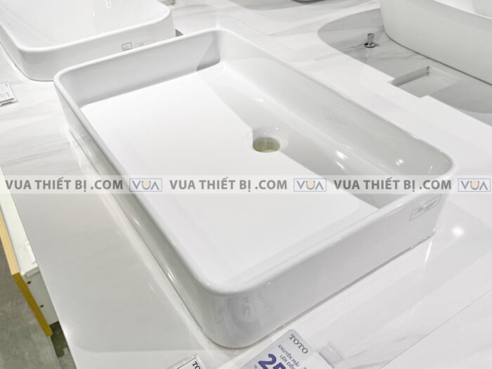 anh thuc te chau rua mat lavabo toto lt952 dat ban 1