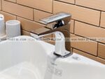 anh thuc te chau rua mat lavabo viglacera v72 dat ban