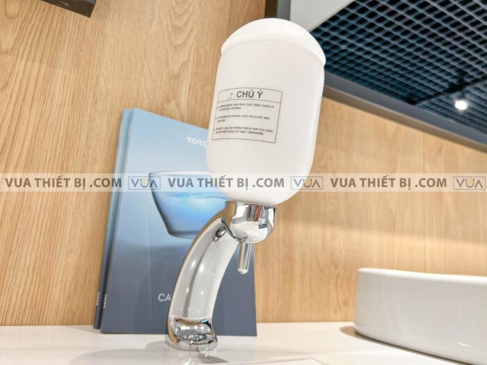 anh thuc te hop dung xa phong toto ts126ar 4