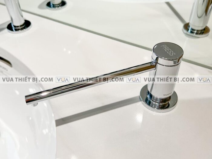 anh thuc te hop dung xa phong toto tx728aev1z 1 1