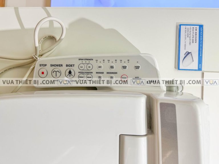 anh thuc te nap bon cau inax cw kb22avn dien tu 2