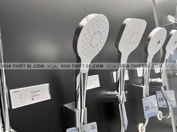anh thuc te tay sen tam toto tbw01008a 1 che do phun massage 2 2